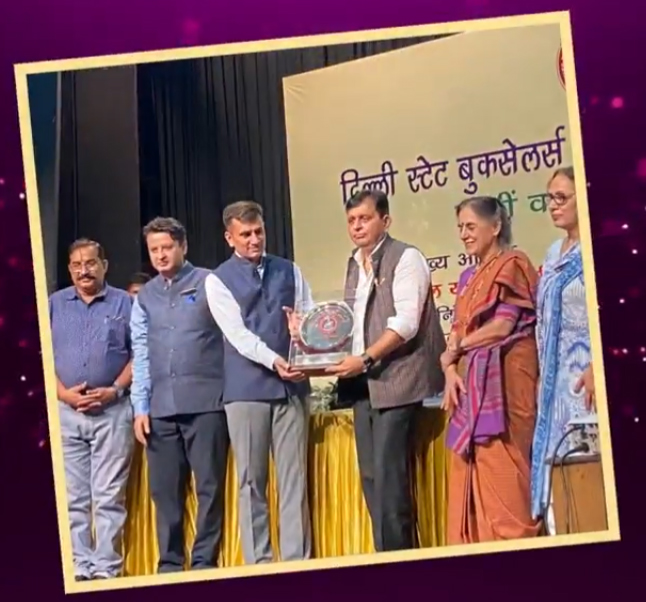 MD Mr Vinod Vasishtha of Viva Group getting the award