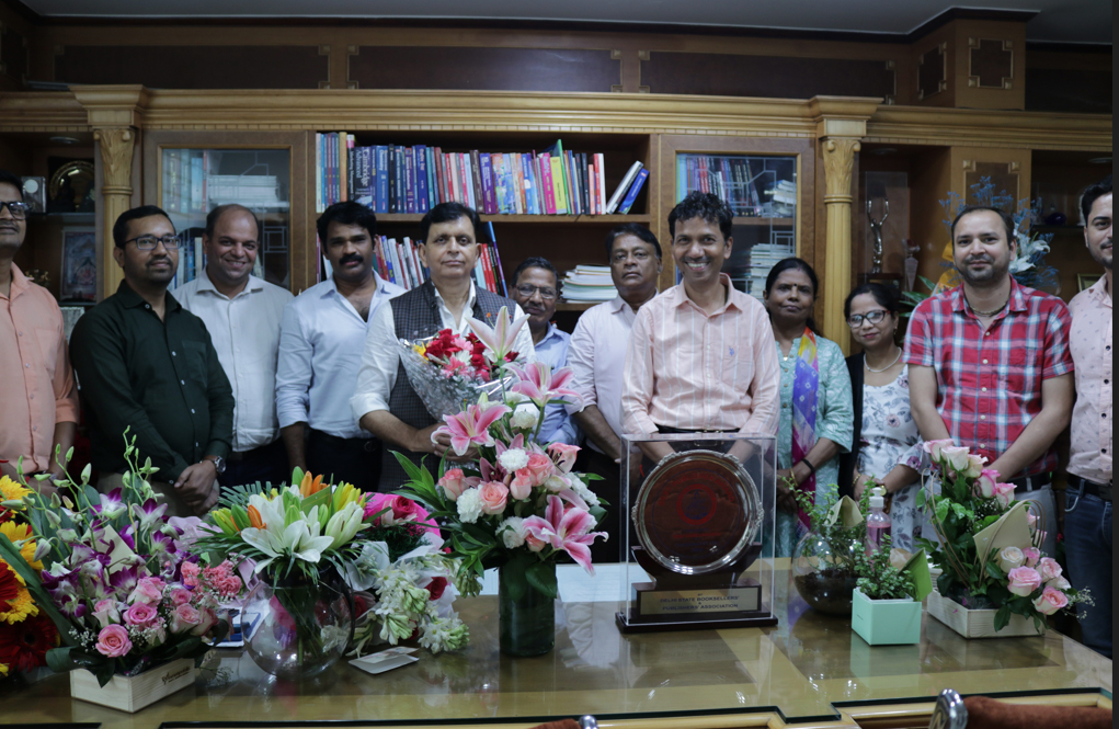 Viva Team members with MD Mr Vinod Vasishtha